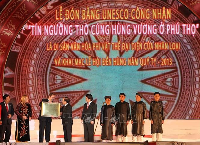 Tín ngưỡng thờ cúng Hùng Vương - bản sắc văn hoá Việt, biểu tượng của đoàn  kết dân tộc - Ảnh chuyên đề - Thông tấn xã Việt Nam (TTXVN)
