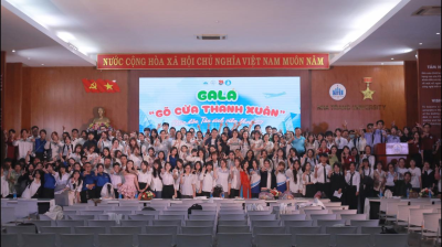 Gala văn nghệ “Gõ cửa thanh xuân” chào mừng tân sinh viên khóa 67